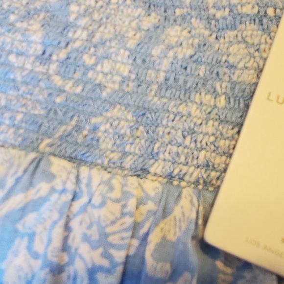 Lucky Brand smocked t-shirt. Small. - Picture 10 of 10